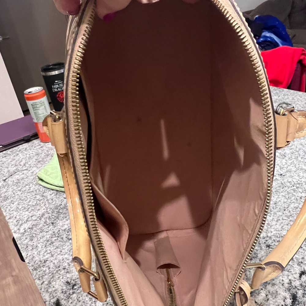 Louis Vuitton Patent Alma PM in Beige Nude - Picture 12 of 16